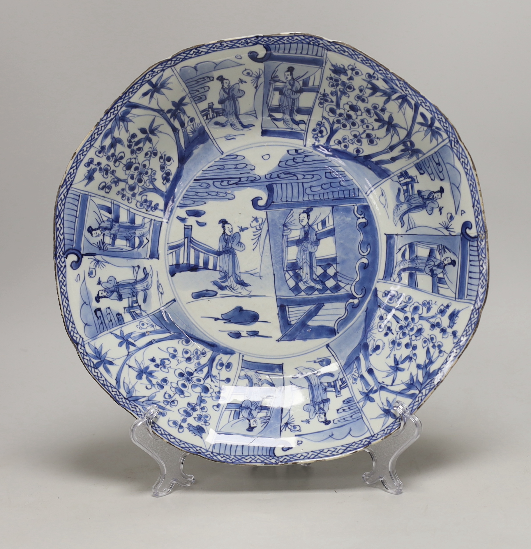 A Chinese Kangxi blue and white octagonal dish, 34cm